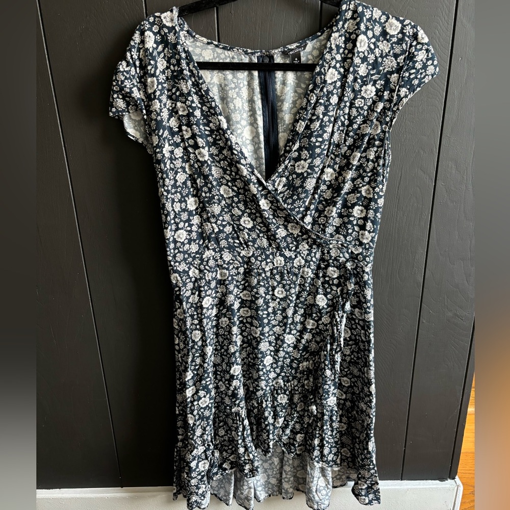 J.CREW Mercantile - Navy Blue/White Floral Wrap Summer Dress - Size 6